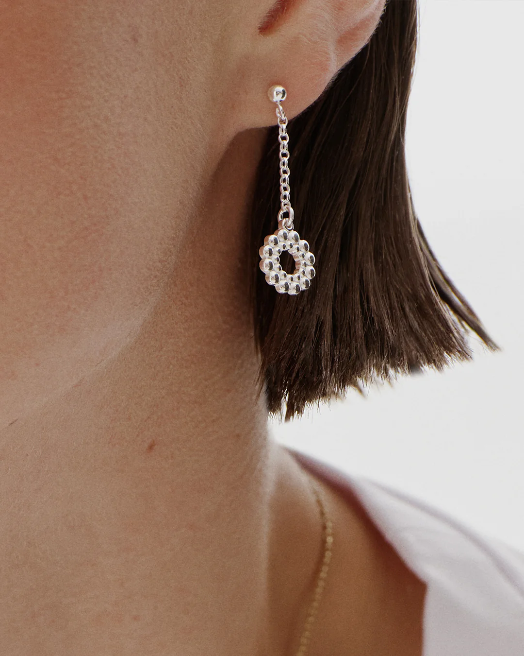 Circle of light drop earrings silver - Image 2
