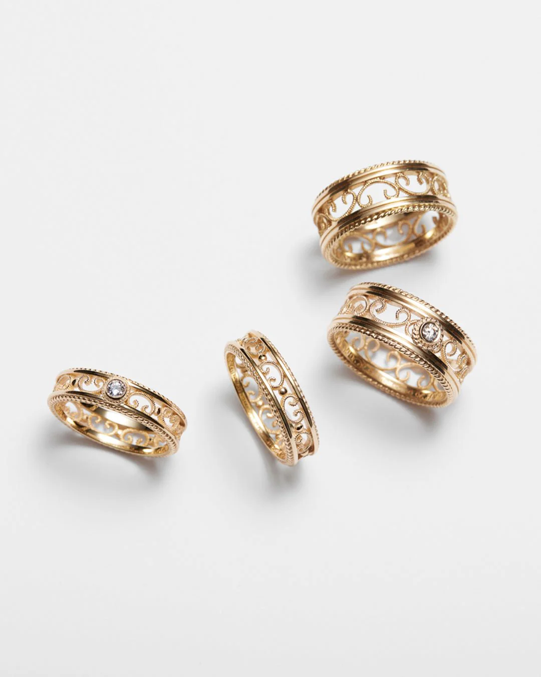 Filigree Diamond Ring Narrow gold - Image 3