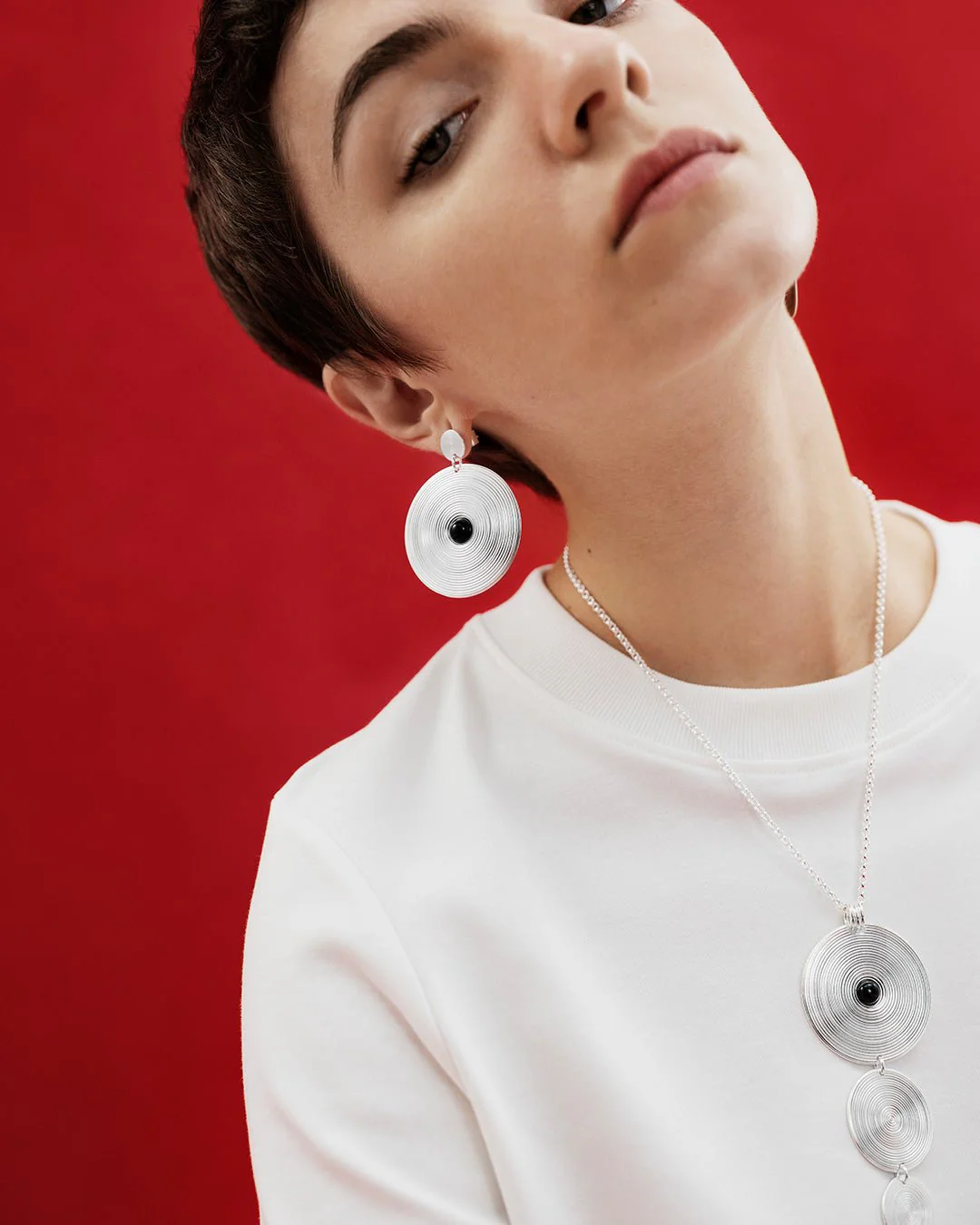 Kosmos single earring bronze onyx - Image 2