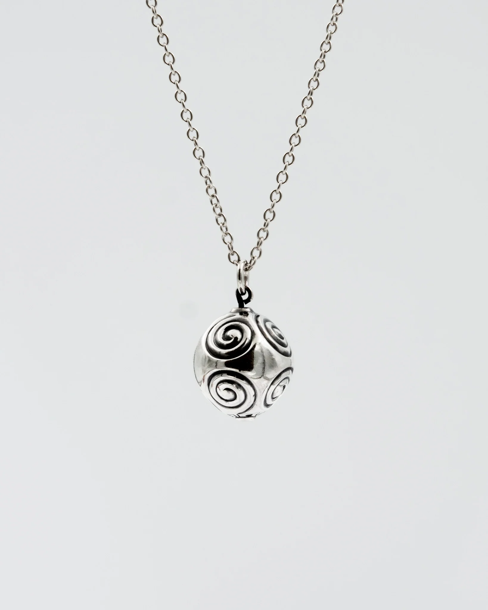 Held Haliko spiral ball pendant 55/60 cm silver