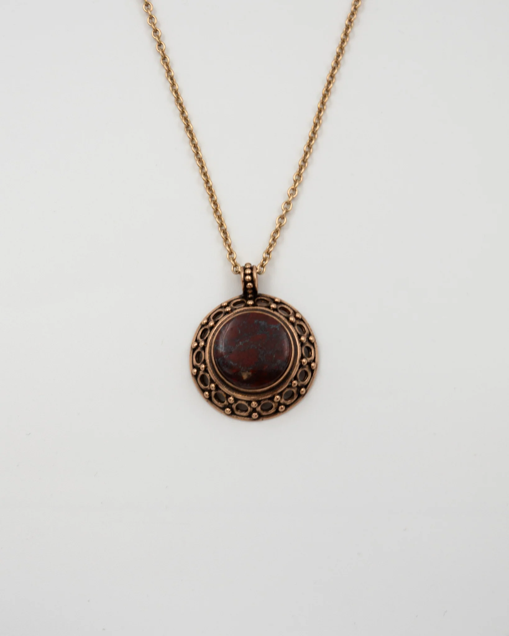 Held stone pendant 60 cm bronze jasper