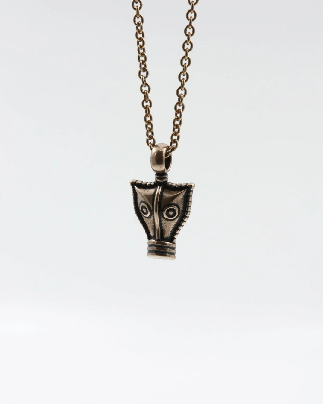 Held Dragon pendant 50 cm bronze