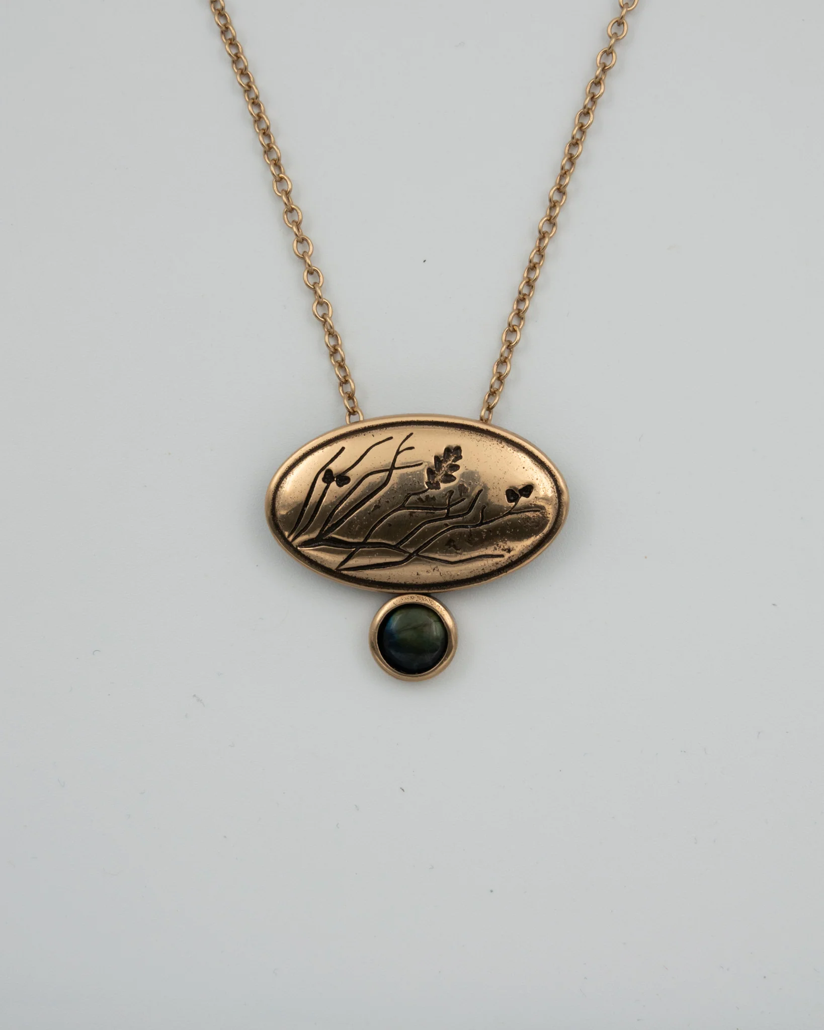 Kept Women's power buckle pendant 45/50 cm bronze spectrolite