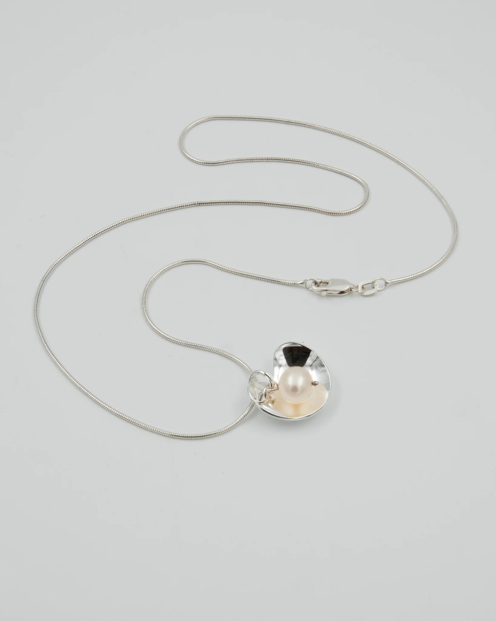 Kept in Suojassa pendant 45 cm silver pearl - Image 2