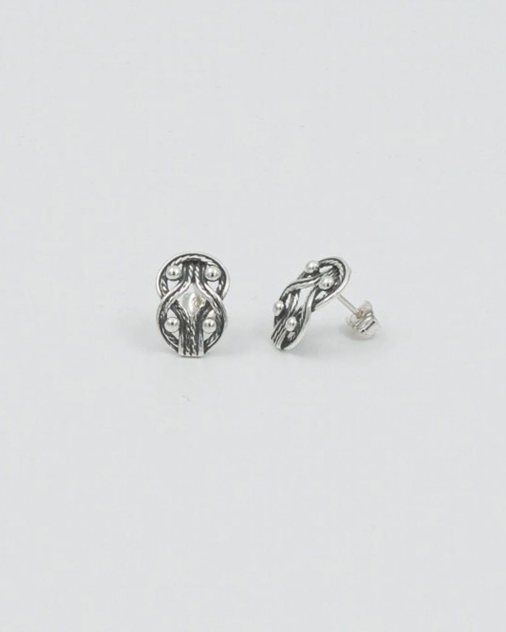 Held Teljänneito earrings silver pin