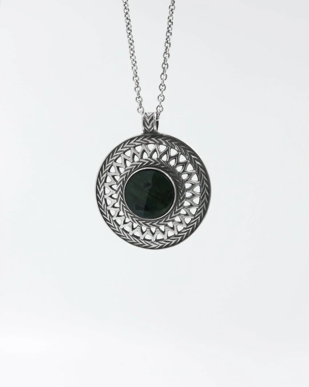 Kept Uskela pendant silver spectrolite