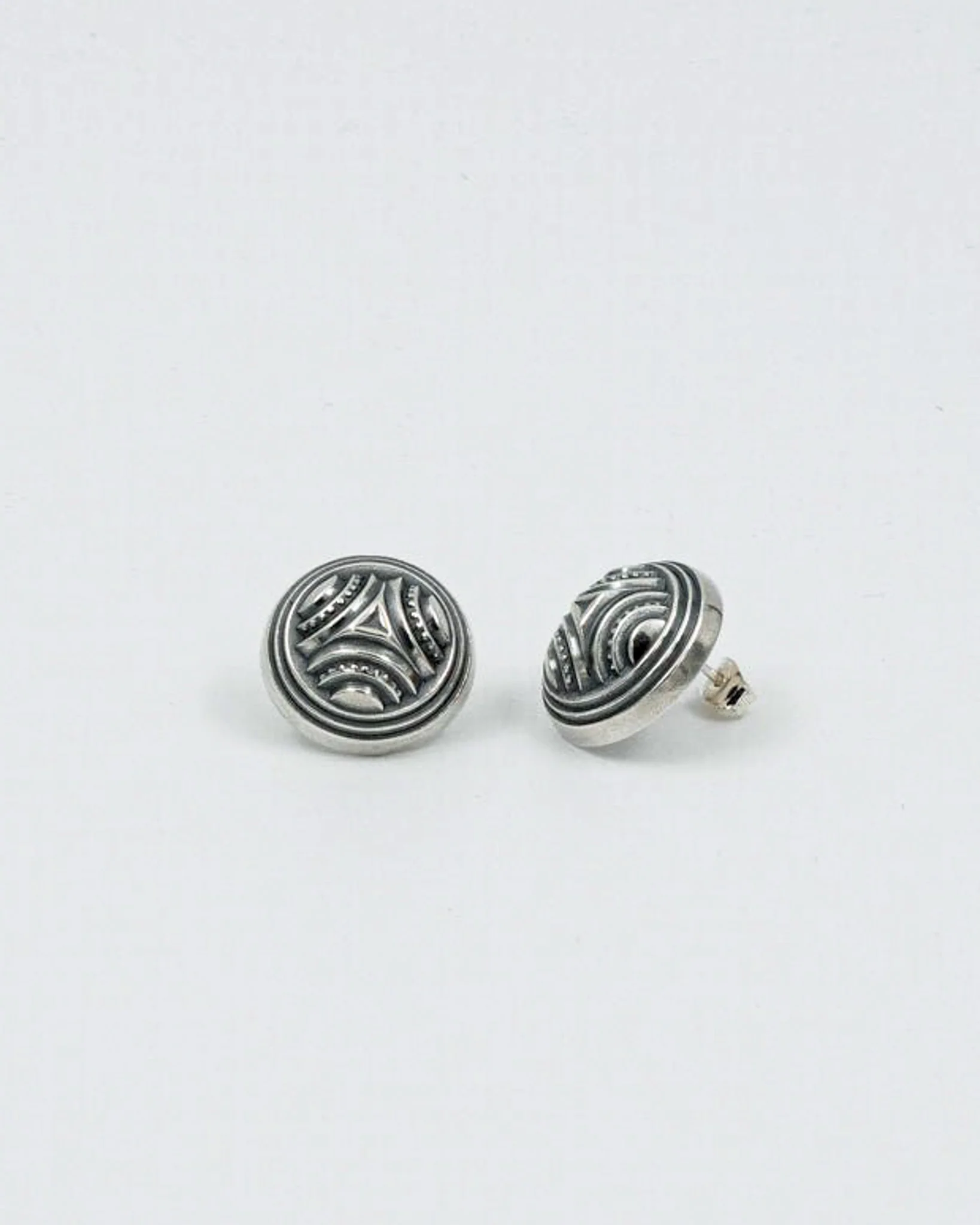 Kept Vähänkyrö button earrings T silver