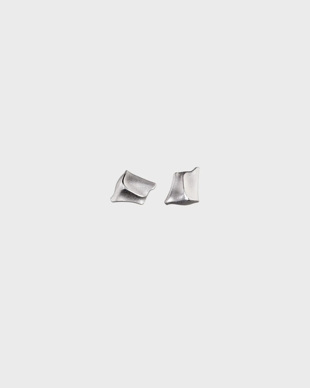 Volans single earring silver left